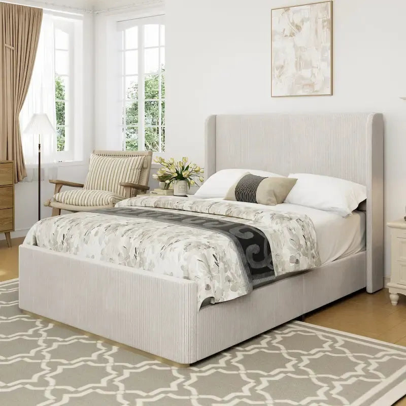 Gestoffeerd bed met ribfluwelen frame, wingback hoofdeinde en hoog voeteneinde (Queen/King size)
