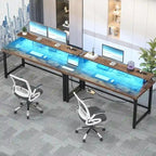 55-inch computerbureau met stopcontacten en ledlichtstrip
