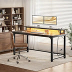 55-inch computerbureau met stopcontacten en ledlichtstrip