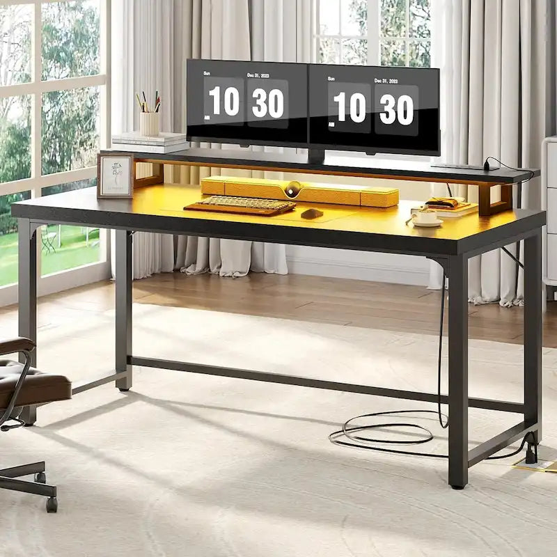 55-inch computerbureau met stopcontacten en ledlichtstrip