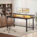 55-inch computerbureau met stopcontacten en ledlichtstrip