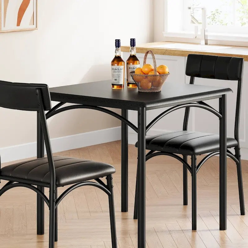 Eettafelset voor 2 personen met gestoffeerde stoelen