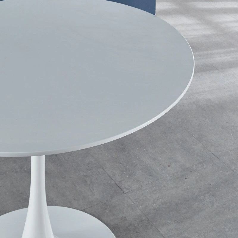 42.1 Tulip eettafel met ronde tafelblad en voet voor 4-6 personen