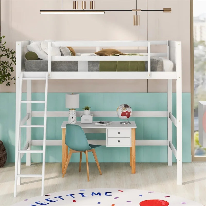 Massief houten hoogslaper voor twee personen met ladder