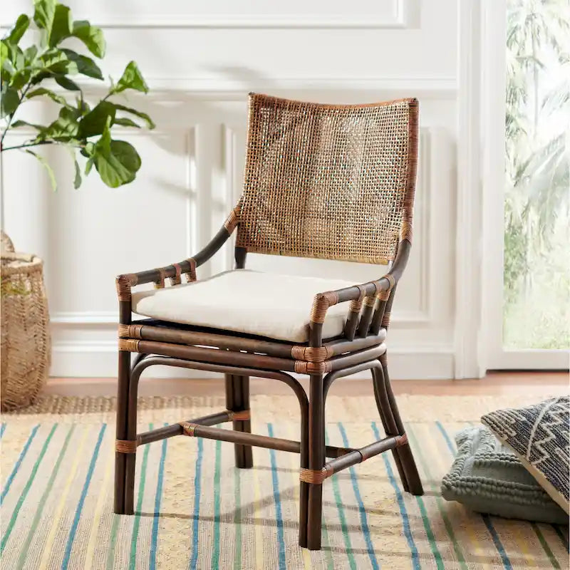 Coastal rotan stoel met kussen 22 B x 24 L x 37 H 22B x 24D x 37H